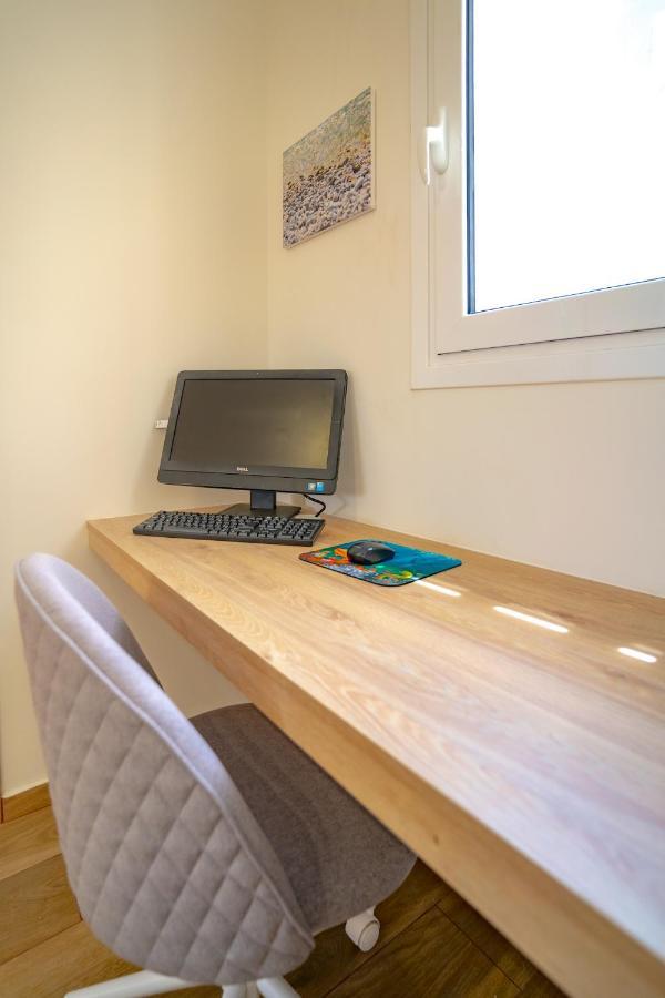 Maxblue 2 Apartment Piraeus Exterior photo